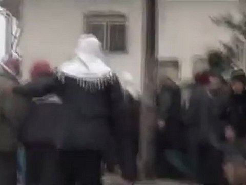 فري برس مدينة ادلب اطلاق رصاص على المشيعين 7 2 2012