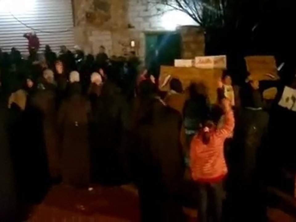 فري برس   دارة عزة ـ مظاهرة لحرائر المدينة نصرة لحمص و المدن المحاصرة ـ 7 ـ 2 ـ 2012