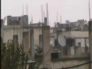 فري برس   إصابة ناشط يقوم ببث النقل المباشر من حي بابا عمرو 07 02 2012