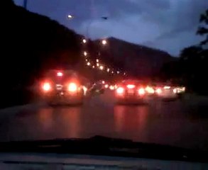 Con luces intermitentes protestan en la autopista Gran Mariscal de Ayacucho