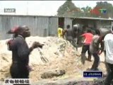 Déguerpissement des occupants de la devanture du centre sportif de Makélékélé