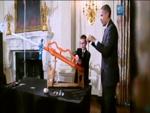 Barack Obama s'essaie au canon à guimauve