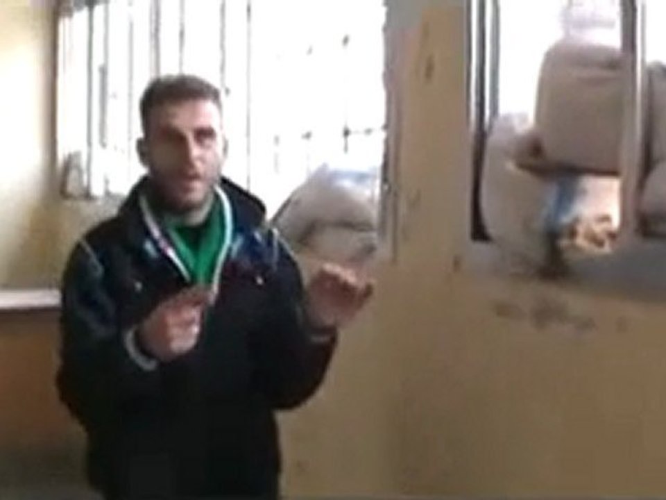 فري برس   مدرسة محمد حوا مع الناشط ابو الزين 7 2 2012