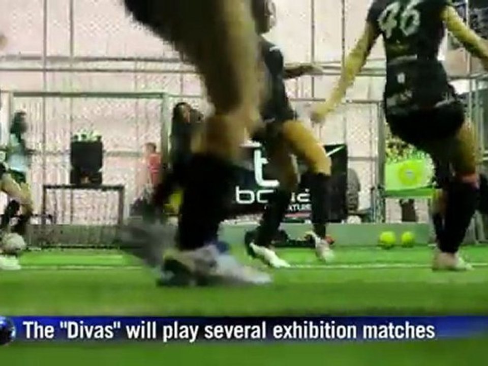 Colombian women footballers raise funds for charity