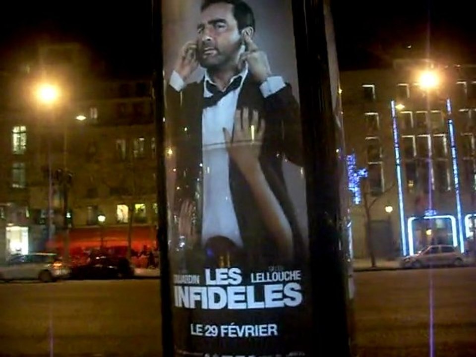 Les indifèles  ! champs elysées les affiches censurées ! jean dujardin , gilles lellouche ...