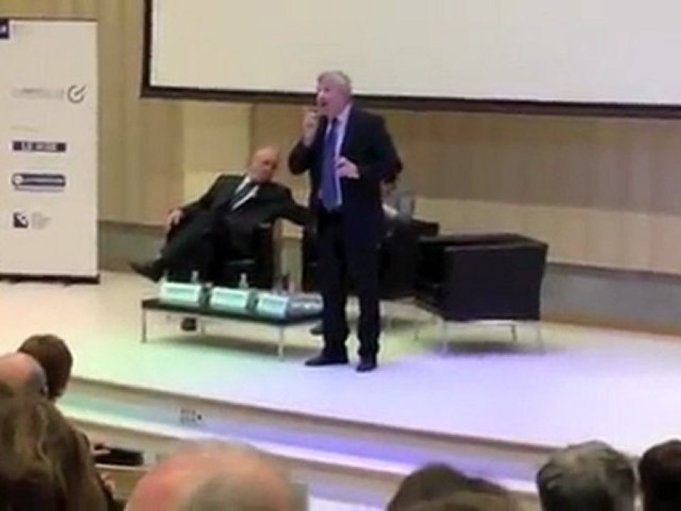 l'agent sioniste caroline fourest démasquée par les musulmans belges a l'ulb 'université libre de belgique)