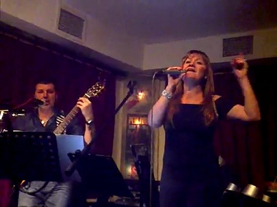 ÖZLEM YÜKSEK&SERGIO/CAN BEDENDEN ÇIKMAYINCA (ÇİÇEK BAR)