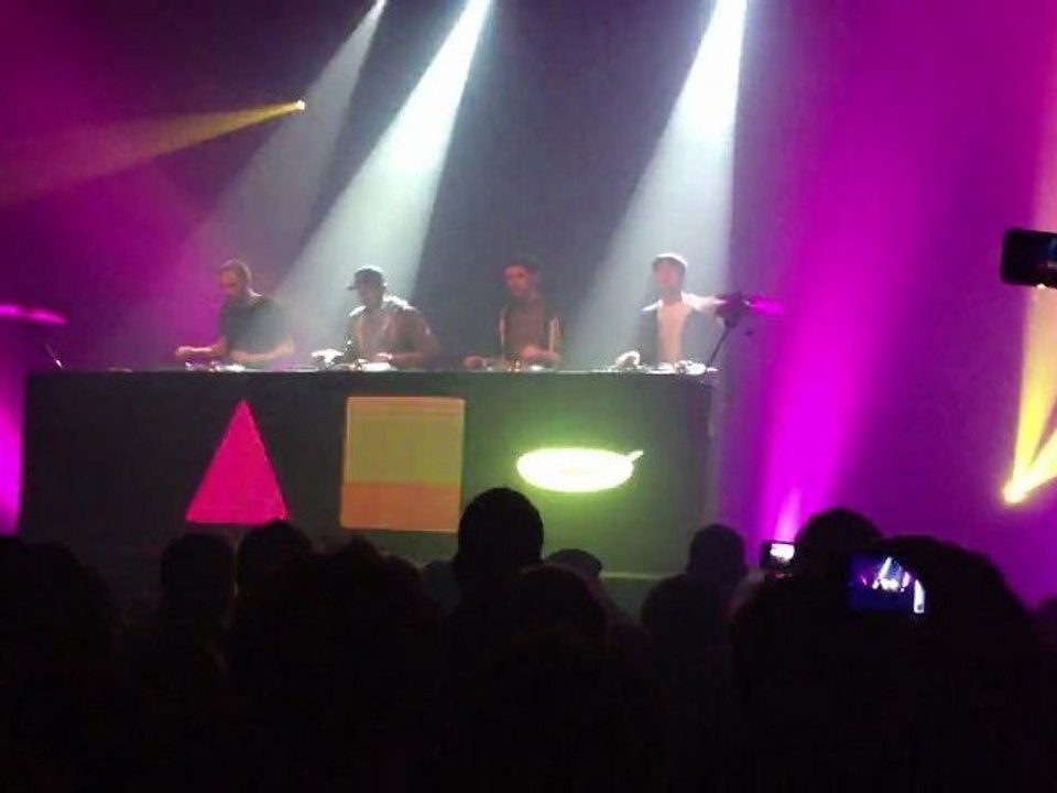 Live: Down The Road de C2C au Bataclan, Paris Février 2012