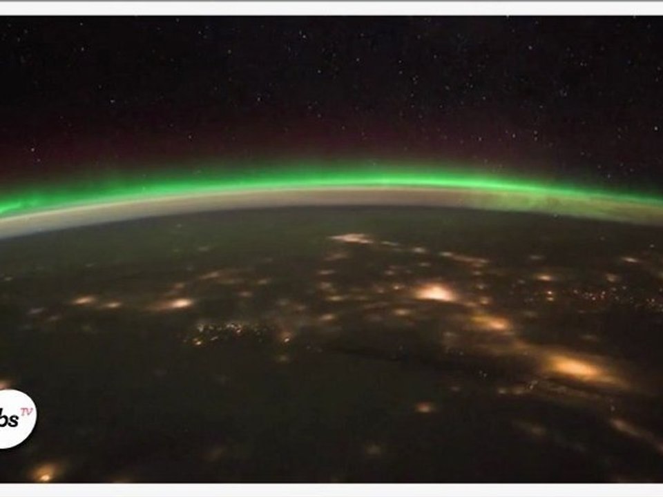 Une aurore boréale vue de l'espace