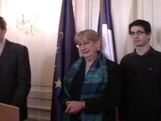 VESOUL : LA LEGION D'HONNEUR À MARTINE THÉROUANNE