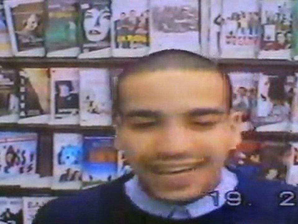 hicham au Vidéo Club "Danee's Vidéo" !!!