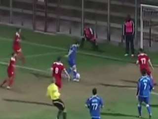 Un gol en propia puerta a lo Panenka