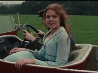 Cheval de Guerre - Extrait - Albert et Joey font la course avec une voiture - VF