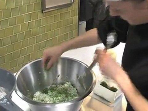 Ladurée - Les 50 Restaurants qui font Paris / Snob