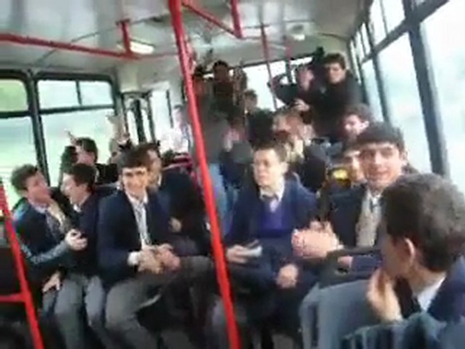 Liseli Çağatay ve Sınıf Arkadaşları