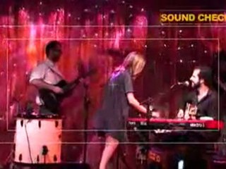 Russian Red ( Lourdes Hernandez) En Asia