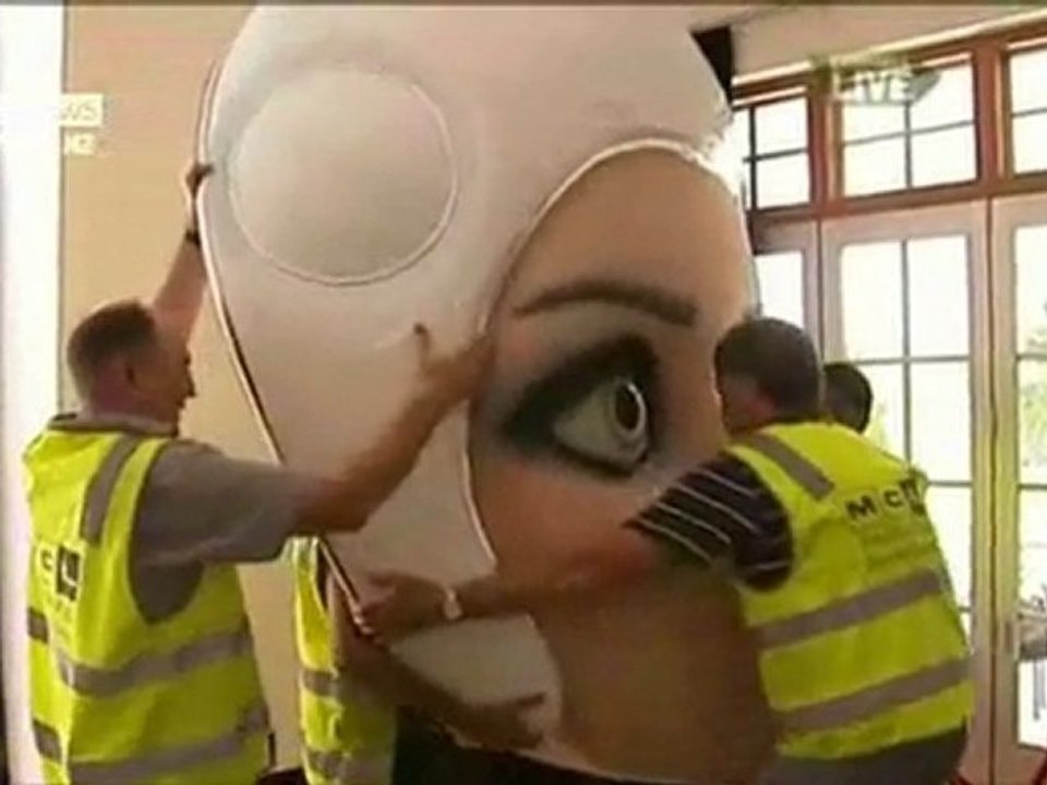 FBI  v.  Megaupload  - Kim Dotcom Mansion Seized 9/2/12