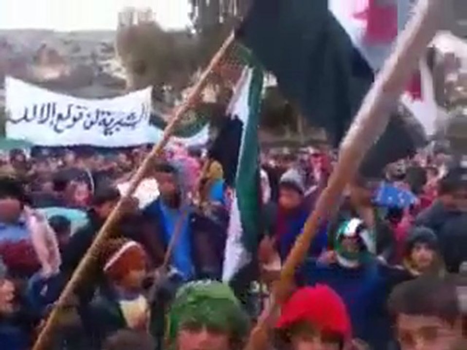 فري برس   ادلب جسرالشغور قرية البشيرية مظاهرة حاشدة تنادي اوقفوا قصف حمص واقصفونا 9 2 2012