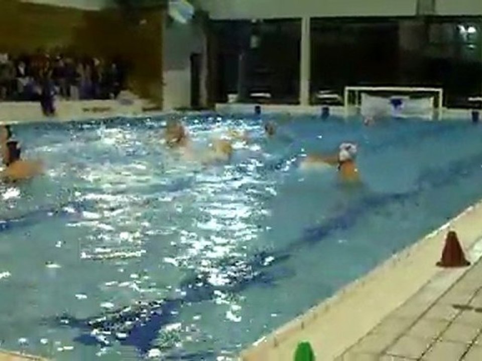 Match Water Polo AWPCvsCARENTAN 2012 02 04 3eme Quart temps 2-2