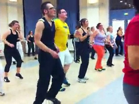 Lili Zumba : Hella Decale ( Esquerdes)