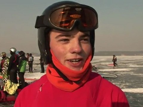 Pologne: le froid fait la joie des amateurs de sports sur glace