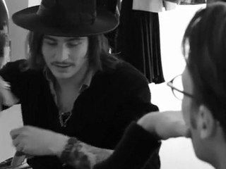 La rencontre de Kenza, Maxime Simoëns et Louis Bompard