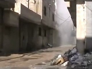 فري برس   حمص   باباعمرو الحي يتعرض للقصف لليوم السادس 10 2 2012