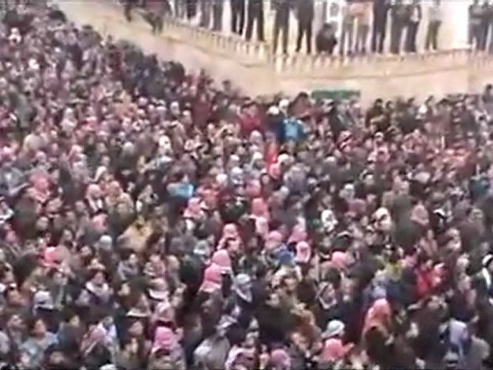 فري برس   معرة النعمان تشييع الشهداء بمشاركة الجيش الحر 7 2 2012