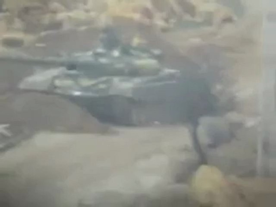 فري برس   ريف دمشق الزبداني أحد الدبابات التي تقصف المدينة 7 2 2012