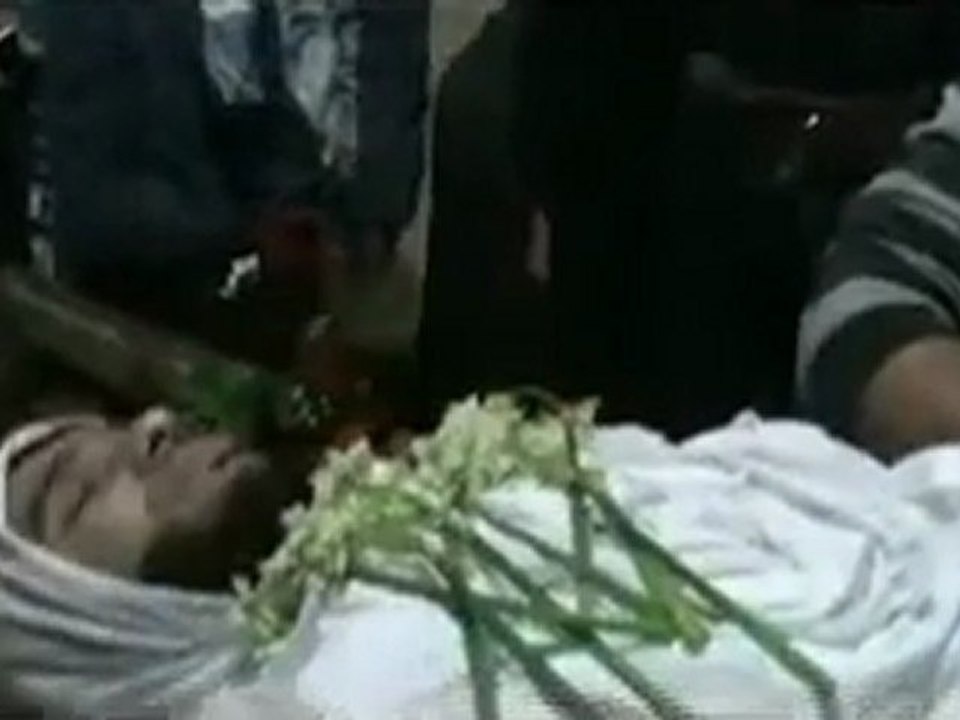 فري برس   حمص   الوعر منشد الوعر الشهيد حسين الحسين 8 2 2012