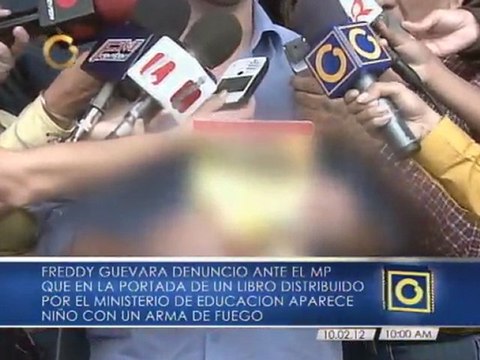 Freddy Guevara denunció en la Fiscalía que el gobierno promueve el uso de armas en niños