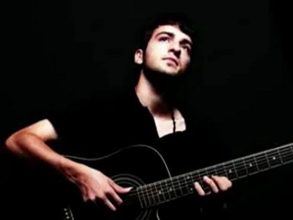 Onur Koc - Elini Tutmasam