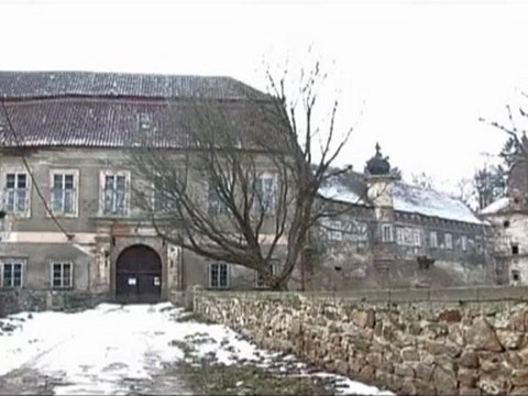 Prague restitue des biens confisqués à l'église sous...