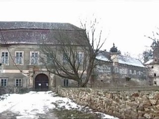 Prague restitue des biens confisqués à l'église sous...