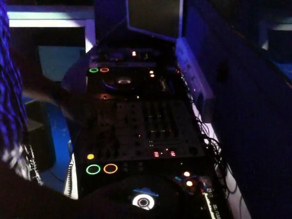 DJ hersoninos