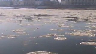 Saumur, la loire en glace sous le pont cessart