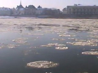Saumur, la loire en glace sous le pont cessart