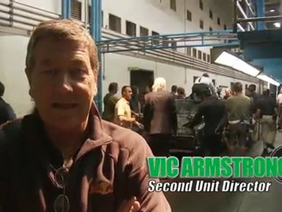 Action - Featurette Action (Anglais)