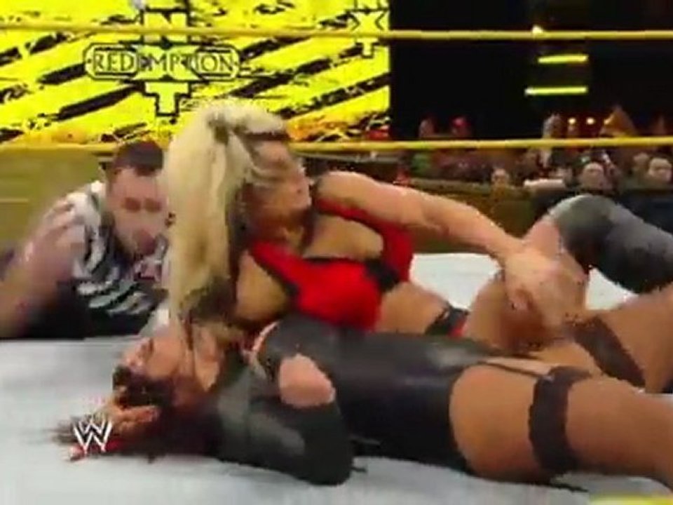 WWE NXT 2012.02.06 Maxine vs Kaitlyn