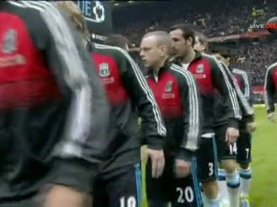 FOOT : Suarez refuse de serrer la main d'Evra !