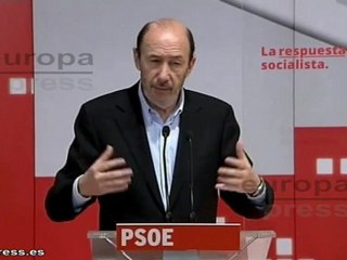 PSOE: "A los trabajadores les ofrecen despido"
