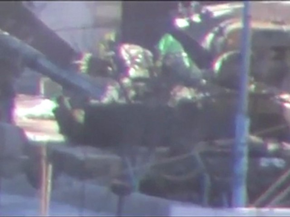 فري برس   غوطة دمشق سقبا الحواجز المدعومة بالدبابات 10 2 2012