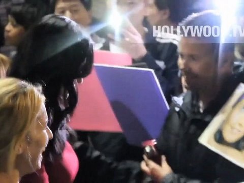 Courtney Cox signs autographs after Jimmy Kimmel Show