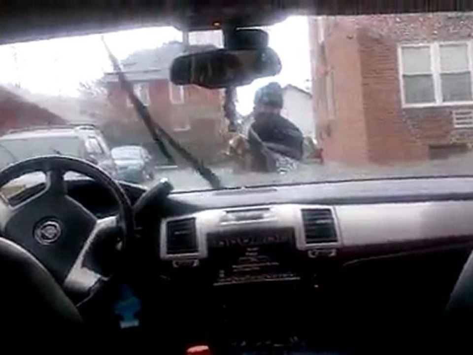Are You Kidding!? Girl Gets Squabbled On While Her Baby Daddy Stays Inside The Car All Because She Hacked G4 Boyz's Twitter?