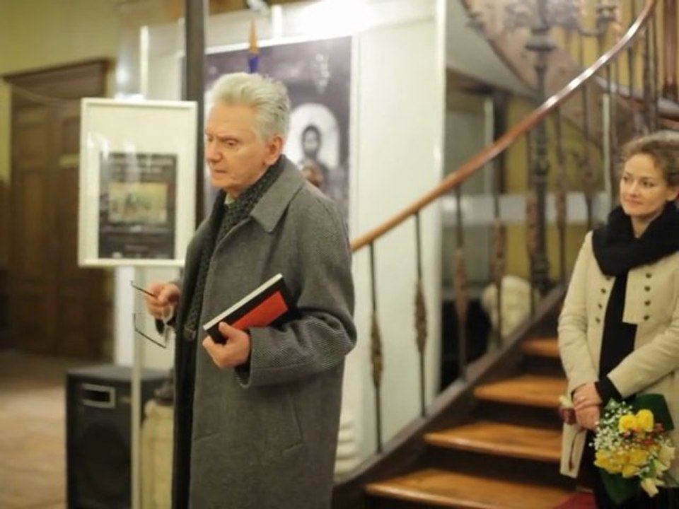 Prof Radu Ciuceanu la expozitia Precum in Cer - Parintele Arsenie e un sfant