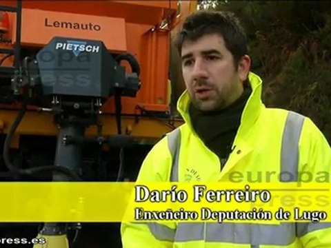 Quitanieves a pleno rendimiento en Lugo