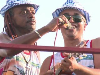 Brésil: une favela de Rio fête la "samba de la paix"