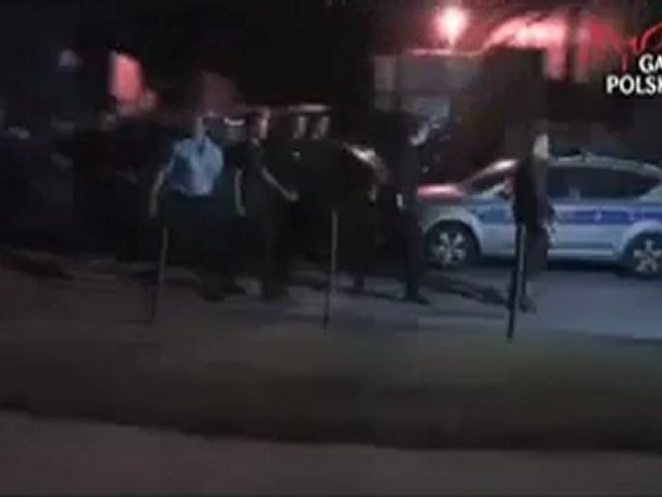 Zatrzymanie- full version polityczny więzień.