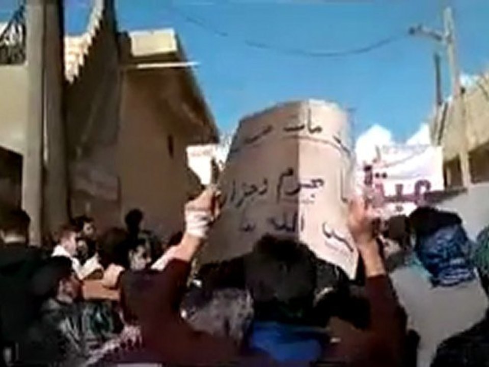 فري برس   ريف حلب   باتبو  مظاهرة حاشدة في جمعة النفير العام   روسيا تقتل أطفالنا 10 2 2012