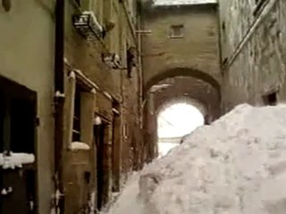 UN TUFFO DALLA FINESTRA